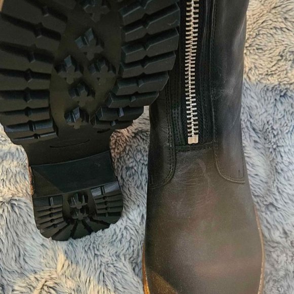 Black Zipper Front Boots Brand NEW - Picture 3 of 3